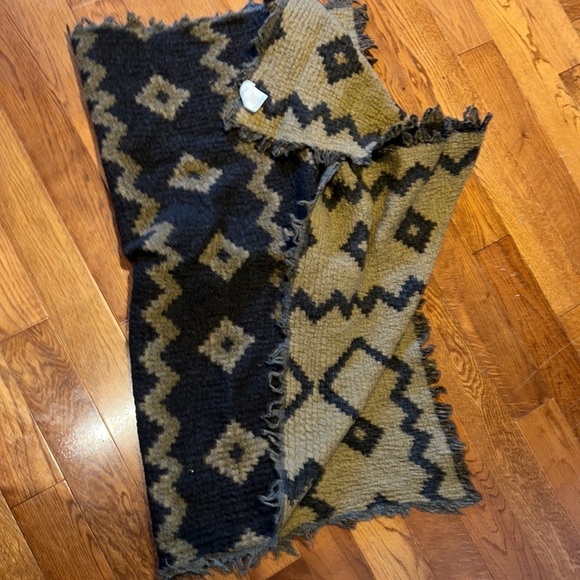 Wilfred Diamond Mosaic wool  Blanket Scarf - Picture 11 of 12
